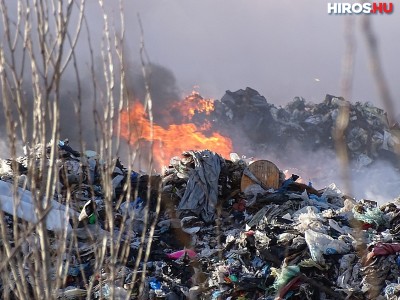 Eloltották a lángokat a kecskeméti szeméttelepen