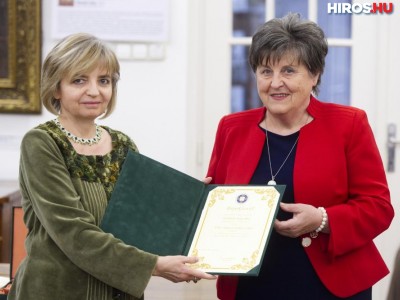 Gerhátné Papp Rita vehette át Nők a Nemzet Jövőjéért Egyesület díját