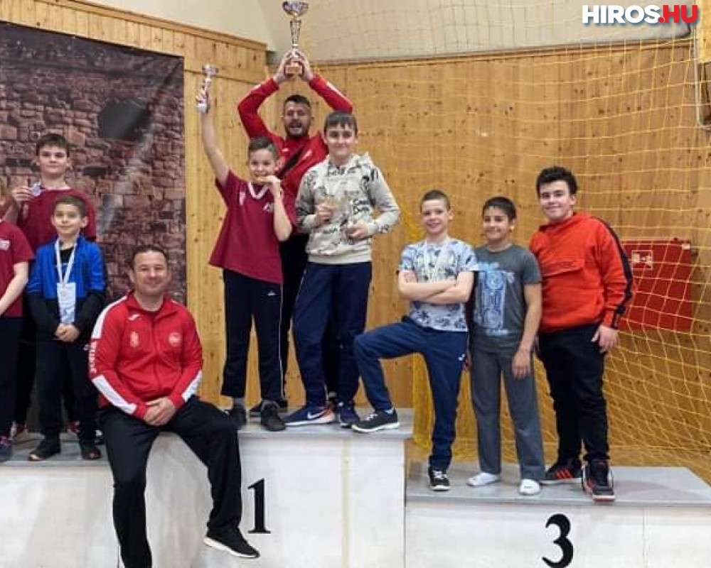 Kecskeméti csapatarany a kötöttfogású területi diák magyar bajnokságon
