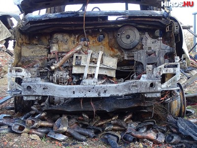 Kigyulladt teherautó és balesetek az M5-ösön