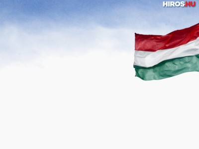 Trianon 100: Magyar zászlót a házakra! (videóval)