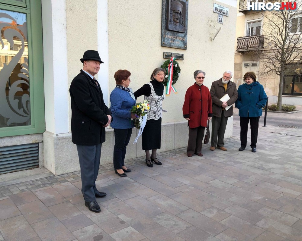 Koszorúztak a Rákóczi táblánál az emléknap alkalmából