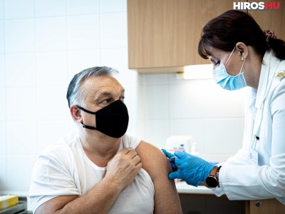 Kínai vakcinával oltották Orbán Viktort