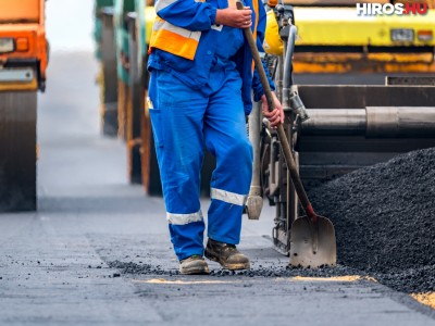 Gőzerővel javítja a kátyúkat a Magyar Közút