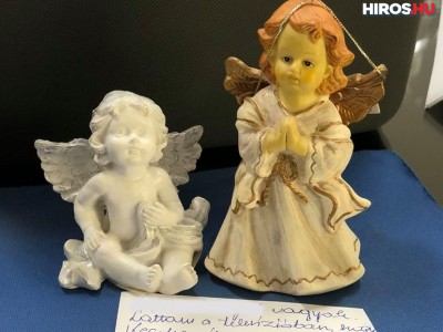 Két angyalkát hozott egy titokzatos néni a kisfiú sírjára