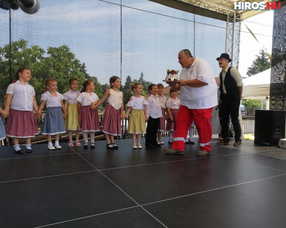 Még száz Gyerekfesztivált kívánt dr. Papp Zoltán a hetényieknek