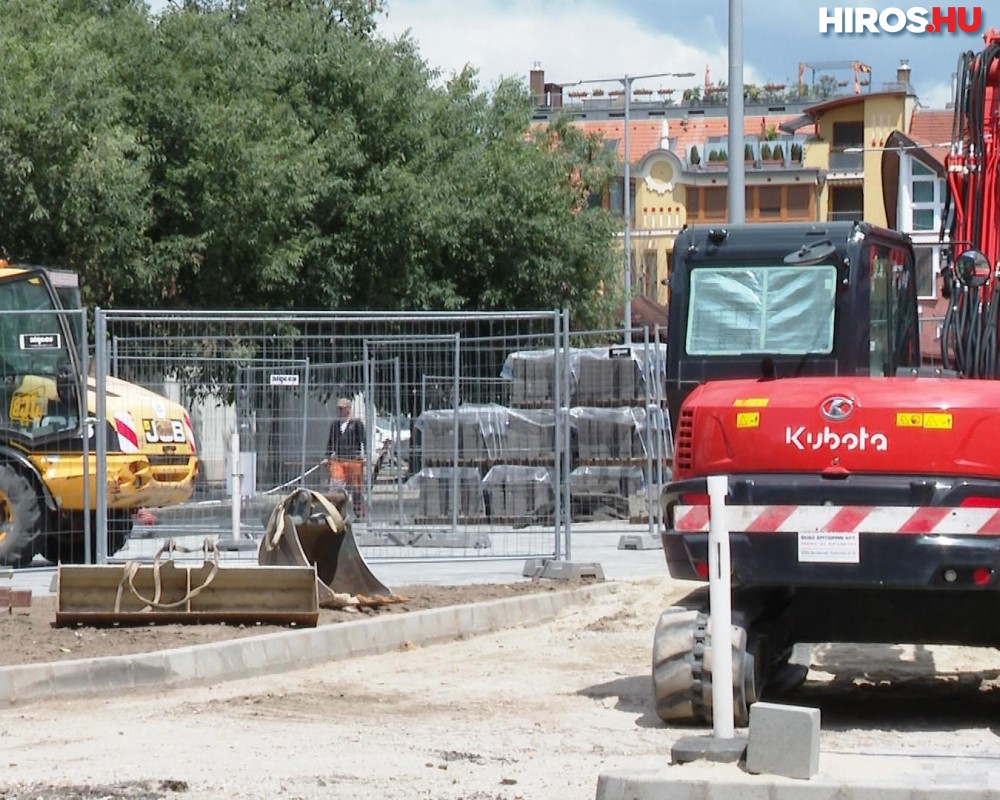 Váratlan útlezárások jöhetnek a Centrum áruház körül (videóval)