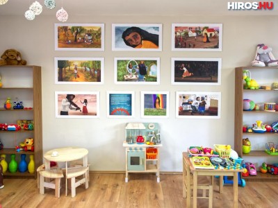 A Cigánymesék képei díszítik a Biztos Kezdet Gyermekház falait - Videóval