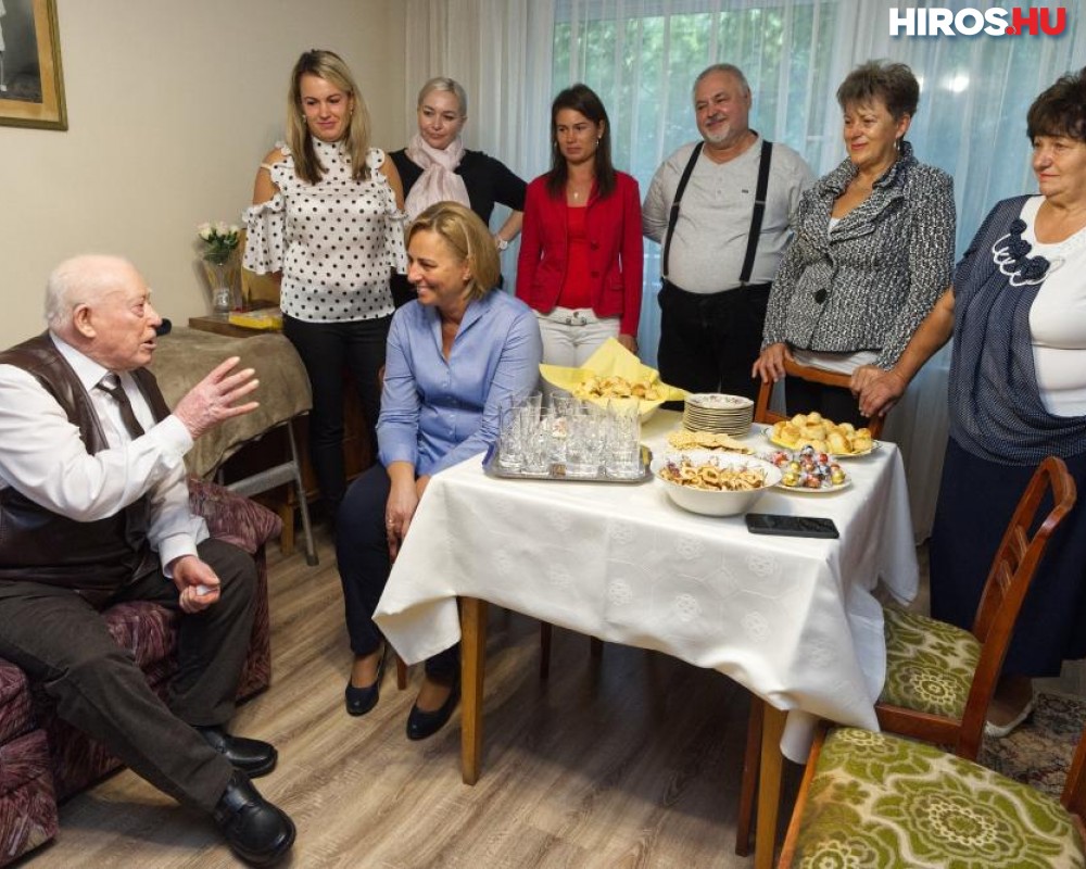 A százéves Horváth Jánost köszöntötte a polgármester