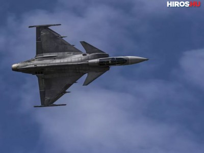 Tisztelgés Gripen kötelékkel