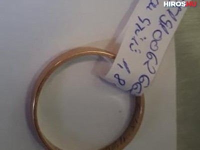 Keresik az ellopott arany gyűrű tulajdonosát