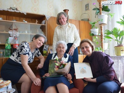 90. születésnapján köszöntötték Eszti nénit