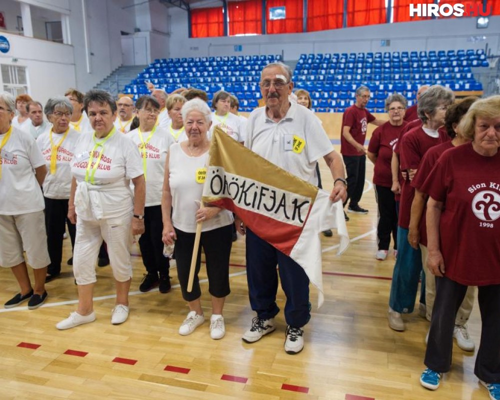 Több mint 200 nyugdíjas vett részt az idei sportnapon