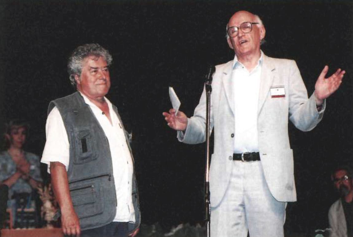 A Magyar Film- és Tévékritikusok díjának átadásán Bernáth Lászlóval (KAFF, Kecskemét, 2002. június)