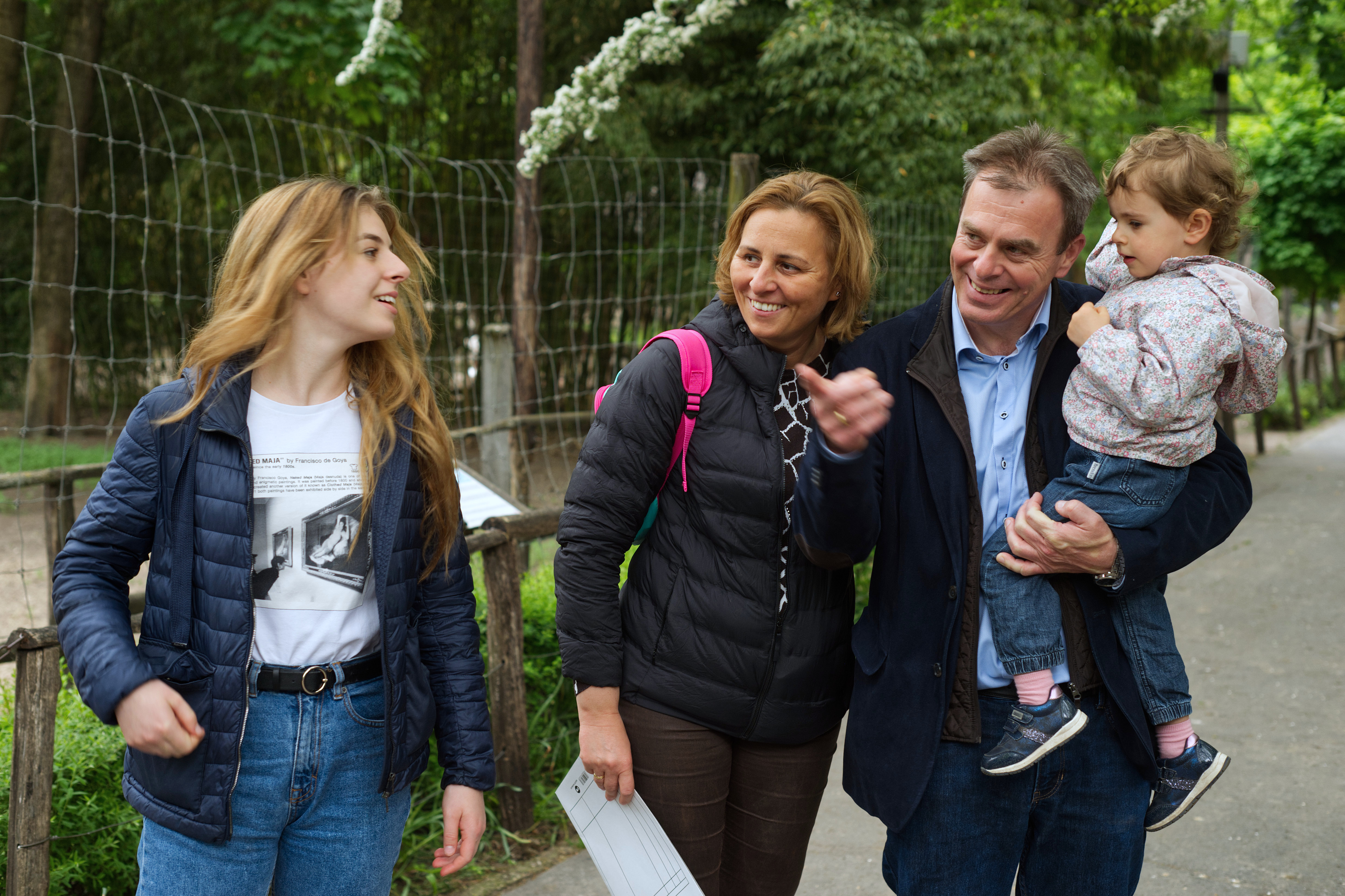 Az újranyitás után a polgármester is kilátogatott családjával a vadaskertbe